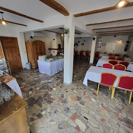 Silaine Recreation & Leisure Bed and Breakfast Oszkinie Buitenkant foto